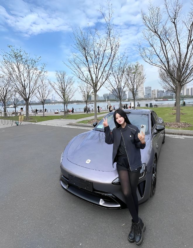 质量都这么高的吗？仙女也就长这样吧J9数字平台小米SU7的美女车主(图6)